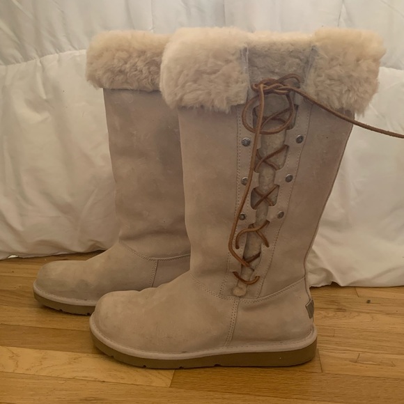 UGG Boots - Picture 3 of 7